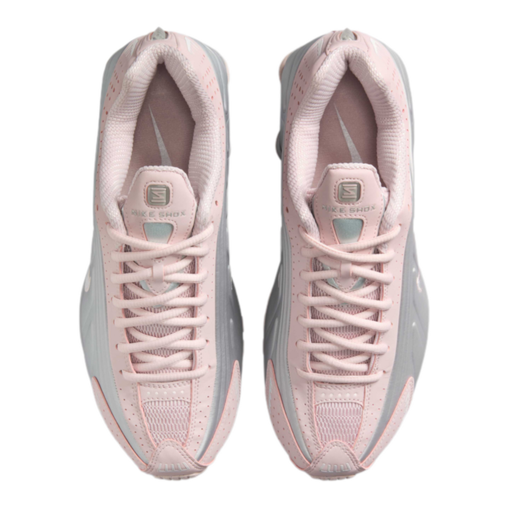 Nike Shox R4 – Barely Rose / Metallic Platinum